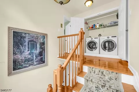 Entry Way - 15 Nuthatcher Ct, Wayne, NJ 07470 photo 3 of 3