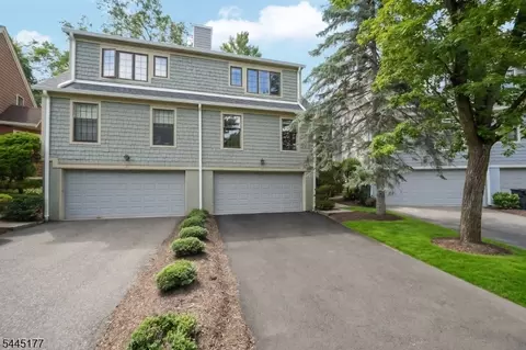 15 Nuthatcher Ct, Wayne, NJ 07470