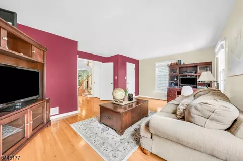 Living - 15 Nuthatcher Ct, Wayne, NJ 07470 photo 3 of 3