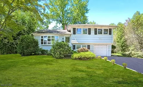 707 Gallows Hill Rd, Cranford, NJ 07016