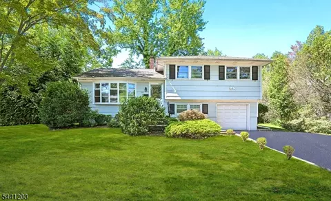 707 Gallows Hill Rd, Cranford, NJ 07016