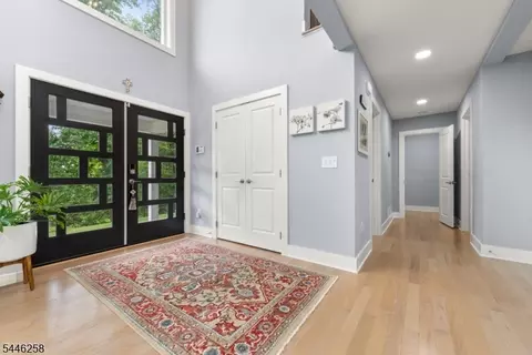 98 King George Rd, Warren, NJ 07059
