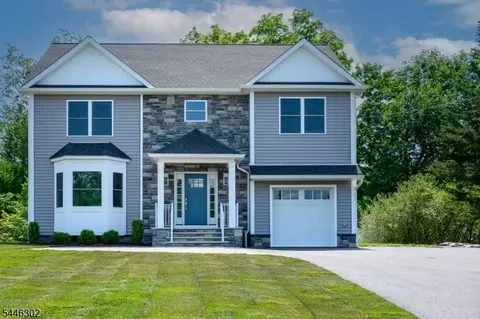 142 Passaic Ave, Roseland, NJ 07068