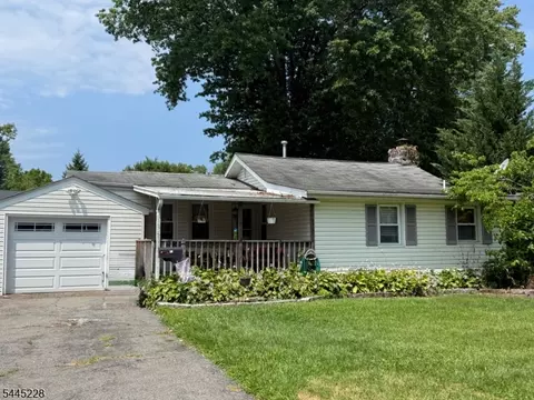 19 Seminole Ave, Lake Hiawatha, NJ 07034