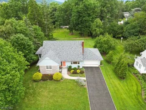 70 Kingwood Dr, Little Falls Twp, NJ 07424