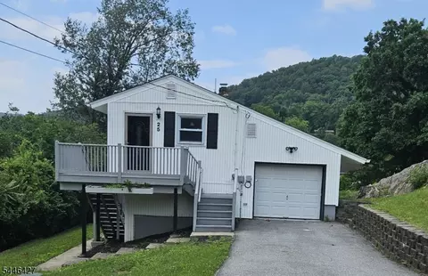 25 Ivy Pl, Glenwood, NJ 07418