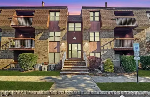 39 Powderhorn Ct # A, Woodbridge, NJ 07095