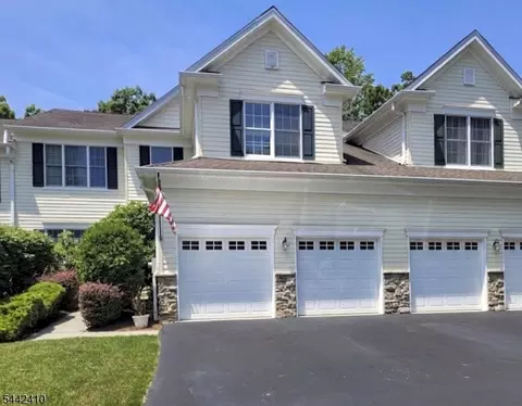 92 Mackenzie Ln, Denville, NJ 07834