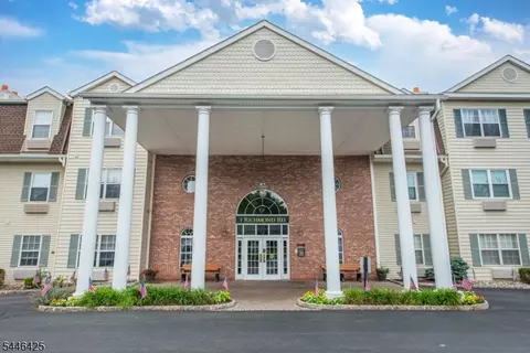 1316 Richmond Rd #316, West Milford, NJ 07480