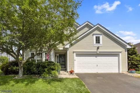 46 Kensington Cir, Belvidere, NJ 07823