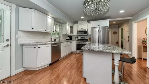 28 Ferndale Rd, Wayne, NJ 07470 photo 8