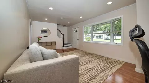 28 Ferndale Rd, Wayne, NJ 07470 photo 5