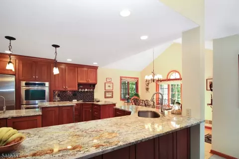 Kitchen - 7 Janice Dr, Hackettstown, NJ 07840 photo 3 of 5