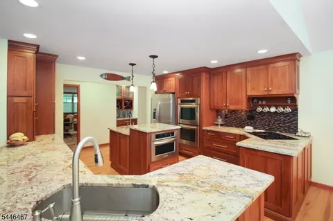Kitchen - 7 Janice Dr, Hackettstown, NJ 07840 photo 4 of 5