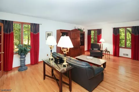 Living - 7 Janice Dr, Hackettstown, NJ 07840 photo 2 of 2