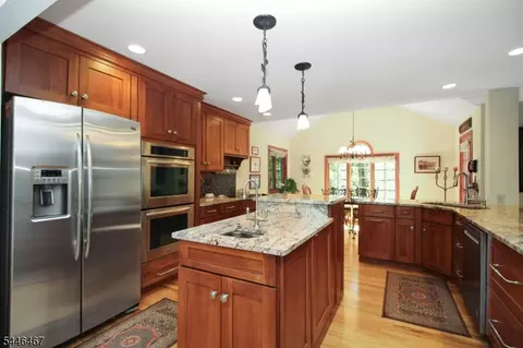 Kitchen - 7 Janice Dr, Hackettstown, NJ 07840 photo 1 of 5