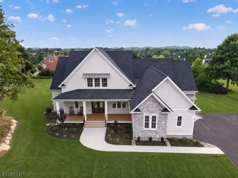 1004 Valerie Pl, Stewartsville, NJ 08886