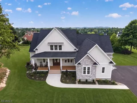 1004 Valerie Pl, Stewartsville, NJ 08886