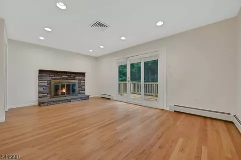 Living - 26 Alpine Dr, Wayne, NJ 07470 photo 7 of 8