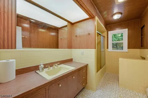Bath - 26 Alpine Dr, Wayne, NJ 07470 photo 1 of 4