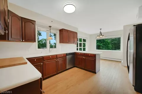 Kitchen - 26 Alpine Dr, Wayne, NJ 07470 photo 4 of 5