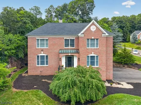 3 Cliff Rd, Wayne, NJ 07470