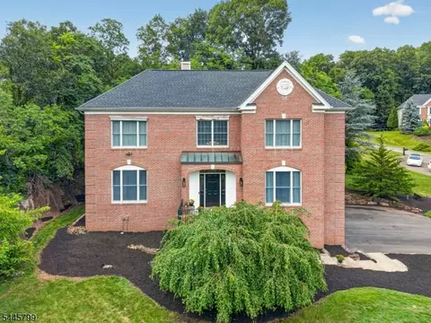 3 Cliff Rd, Wayne, NJ 07470