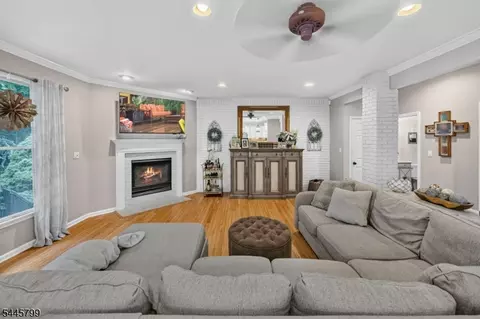 3 Cliff Rd, Wayne, NJ 07470 photo 9