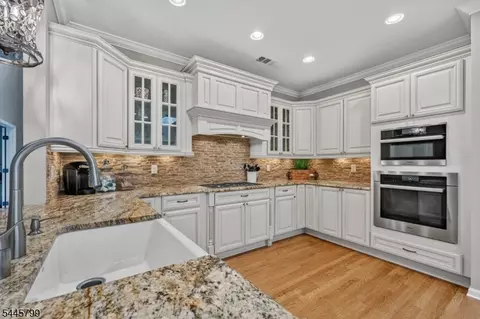 3 Cliff Rd, Wayne, NJ 07470 photo 6