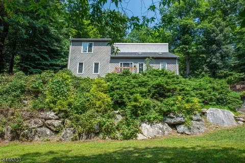 57 Magee Rd, Ringwood, NJ 07456