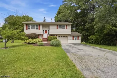 43 Cedar Tree Dr, Vernon Twp, NJ 07422
