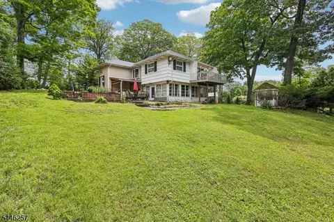 Exterior - 695 Berdan Ave, Wayne, NJ 07470 photo 7 of 8