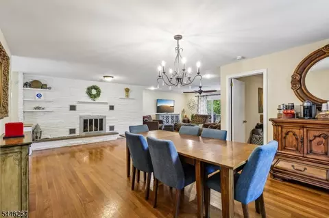 Dining - 695 Berdan Ave, Wayne, NJ 07470 photo 2 of 2