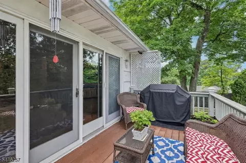 Exterior - 695 Berdan Ave, Wayne, NJ 07470 photo 2 of 8