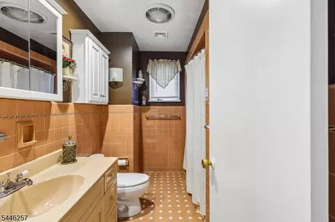 Bath - 695 Berdan Ave, Wayne, NJ 07470 photo 1 of 2