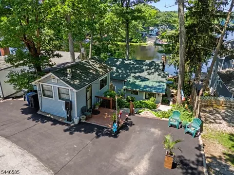 70 S Shore Rd, Byram Twp, NJ 07821