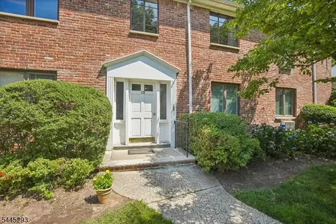 93 Troy Dr # D, Springfield, NJ 07081 photo 2