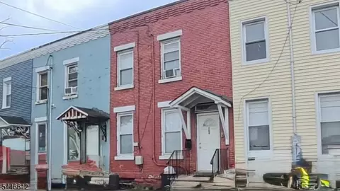 204 Astor St, Newark, NJ 07114