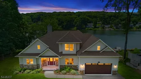 163 High Crest Dr, West Milford, NJ 07480