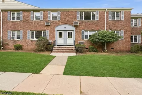 16 Wedgewood Dr, Verona, NJ 07044