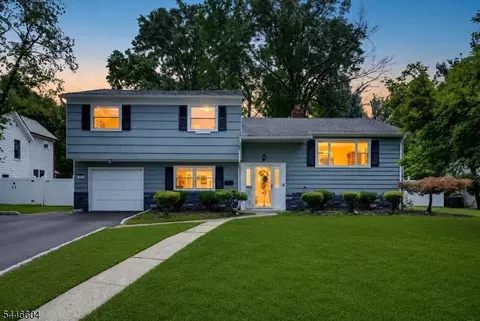 105 Summit Ct, Westfield, NJ 07090