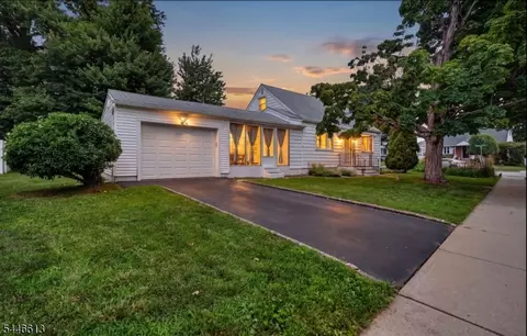 6 Elm Hill Rd, Clifton, NJ 07013