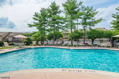 71 Colton Cir #71, West Orange, NJ 07052