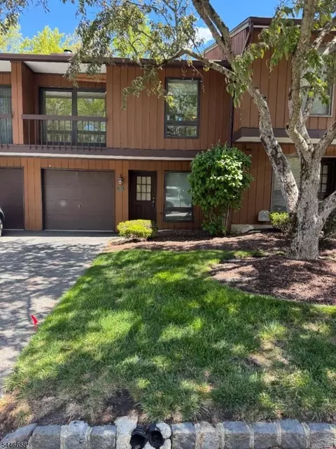 1065 Treetops, Wharton, NJ 07885