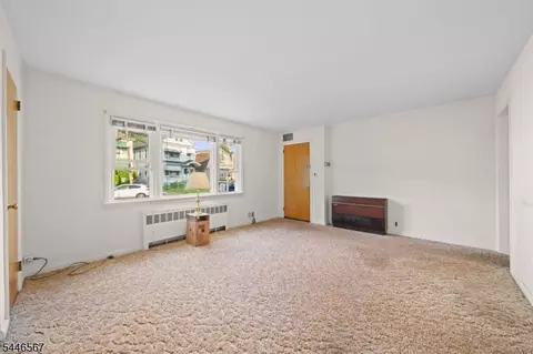 7 Freeman Pl, Nutley, NJ 07110 photo 5
