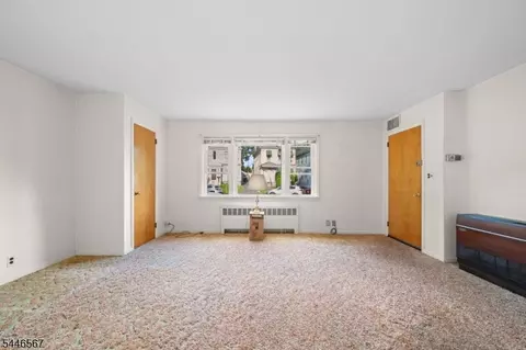 7 Freeman Pl, Nutley, NJ 07110 photo 4
