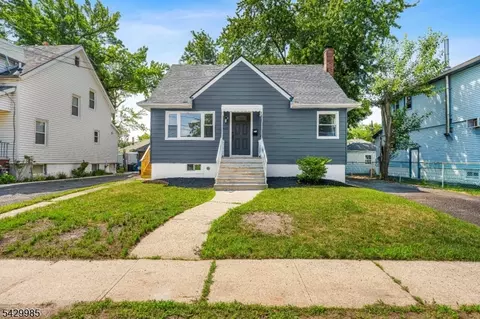 429 Wheatsheaf Rd, Roselle, NJ 07203