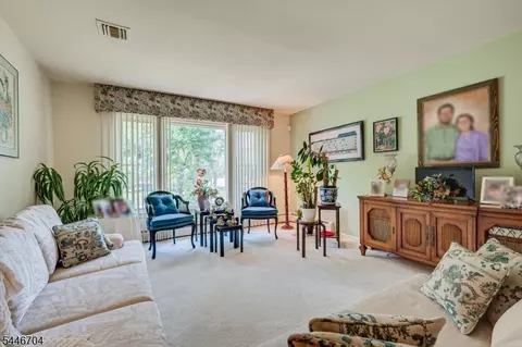 Living - 2 Eagle Rd, Edison, NJ 08820 photo 1 of 4