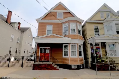 15 Darcy St, Newark, NJ 07105