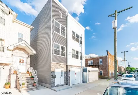 295 N 10th St, Newark, NJ 07107